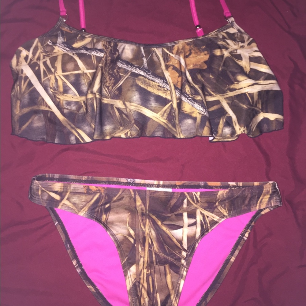 Real Tree Flounce Top Bikini Lg Top/Sm Bottom EUC
